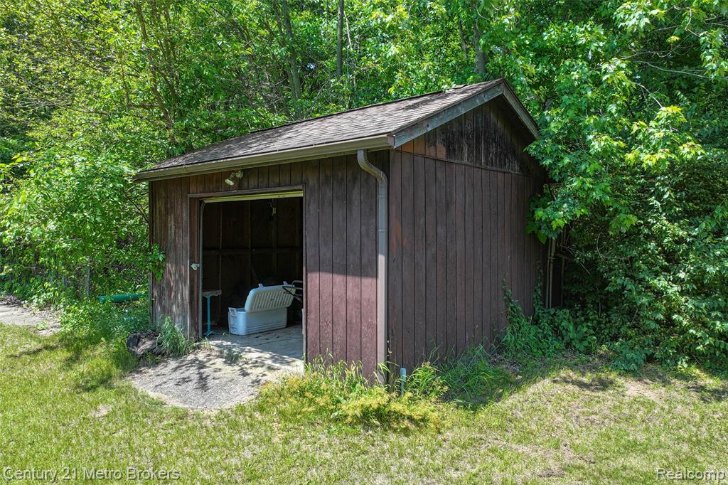 Lapeer, Michigan, 48446, United States, 4 Bedrooms Bedrooms, ,3 BathroomsBathrooms,Residential,For Sale,1982029