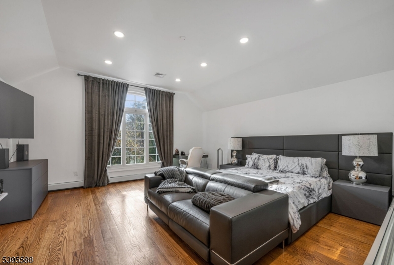 Sparta Twp., New Jersey, 07871, United States, 6 Bedrooms Bedrooms, ,7 BathroomsBathrooms,Residential,For Sale,1987965