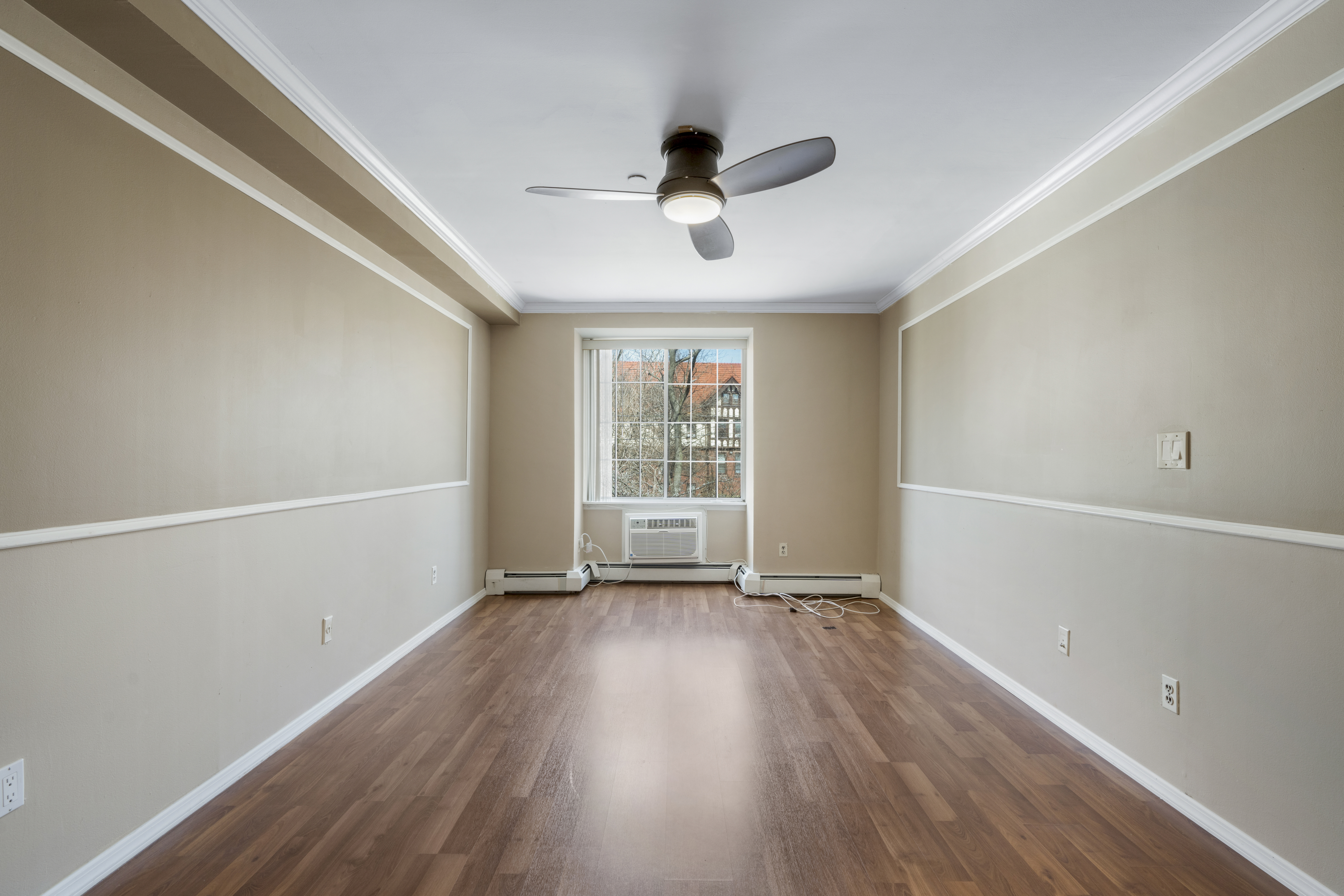  Two-Level Townhouse in White Plains - 物件實景