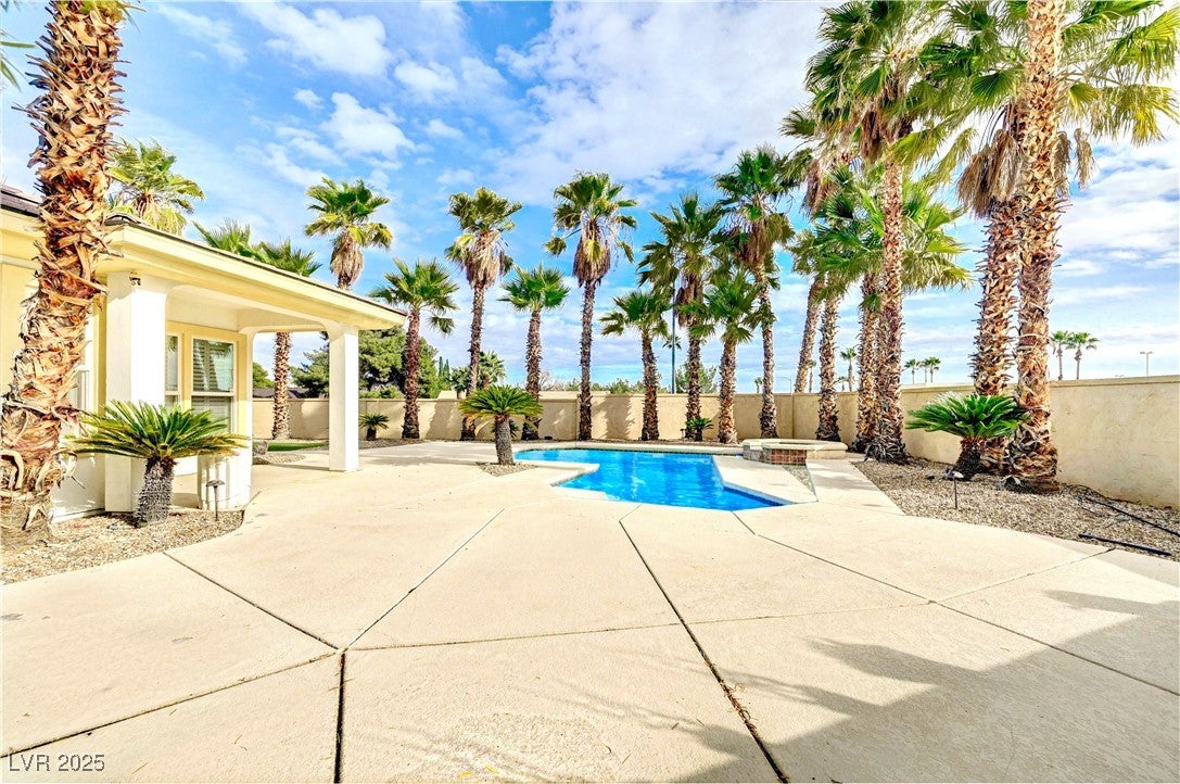Las Vegas, Nevada, 89117, United States, 4 Bedrooms Bedrooms, ,5 BathroomsBathrooms,Residential,For Sale,2005418