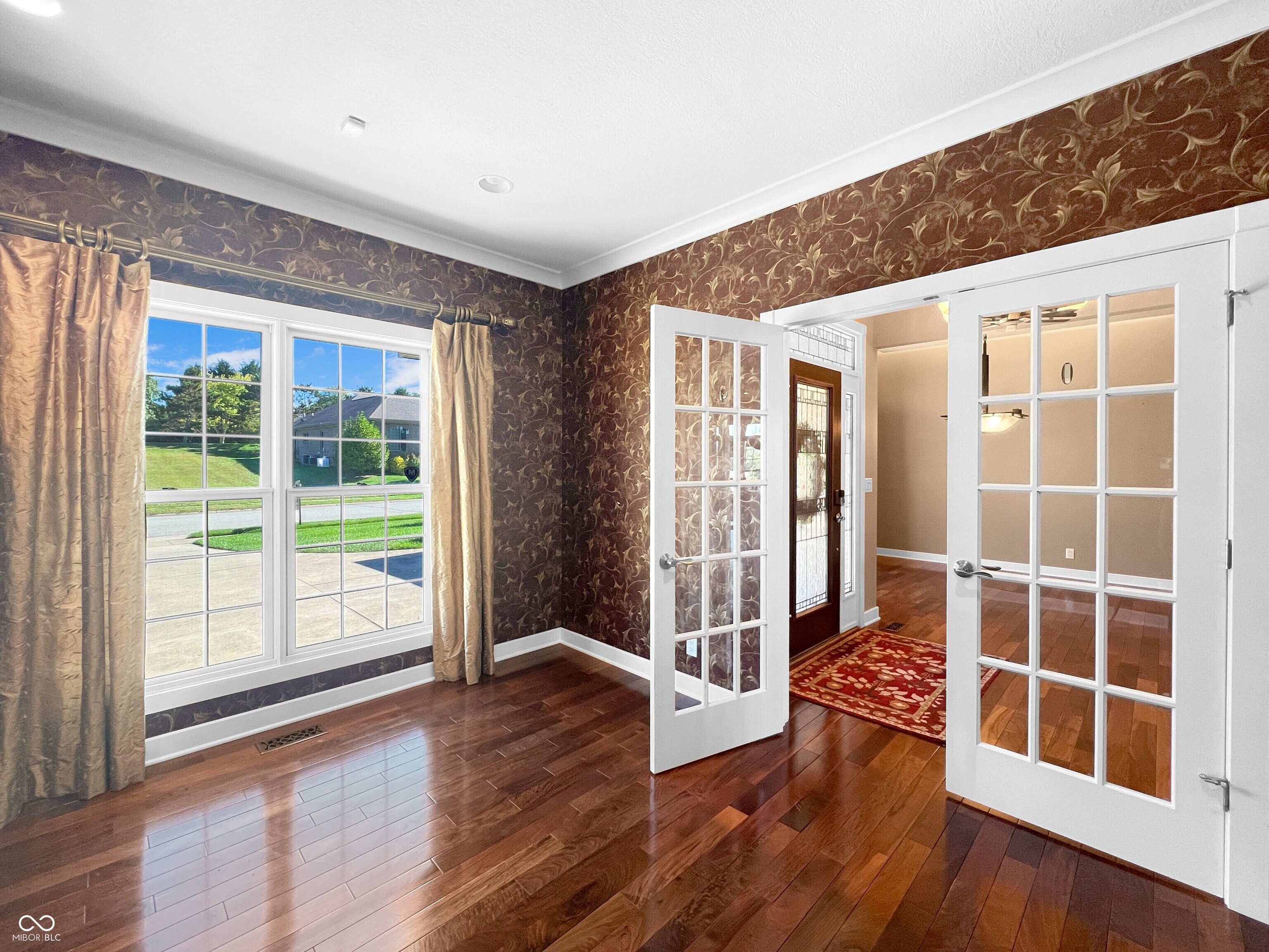 Columbus, Indiana, 47201, United States, 3 Bedrooms Bedrooms, ,3 BathroomsBathrooms,Residential,For Sale,1977125