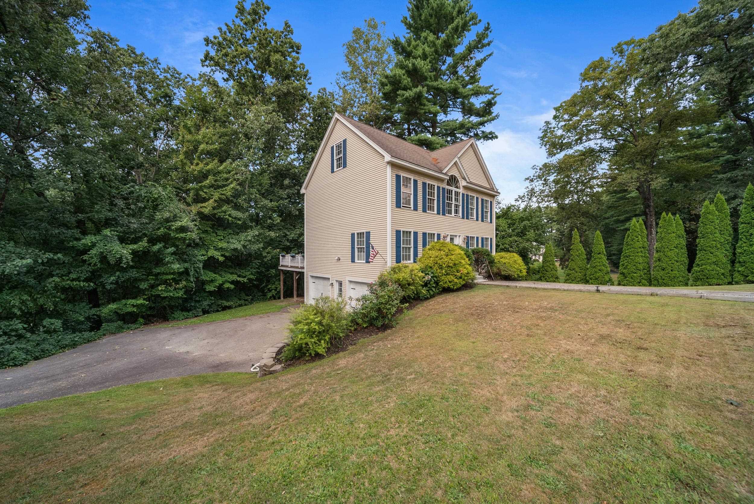Derry, New Hampshire, 03038, United States, 3 Bedrooms Bedrooms, ,3 BathroomsBathrooms,Residential,For Sale,1885633