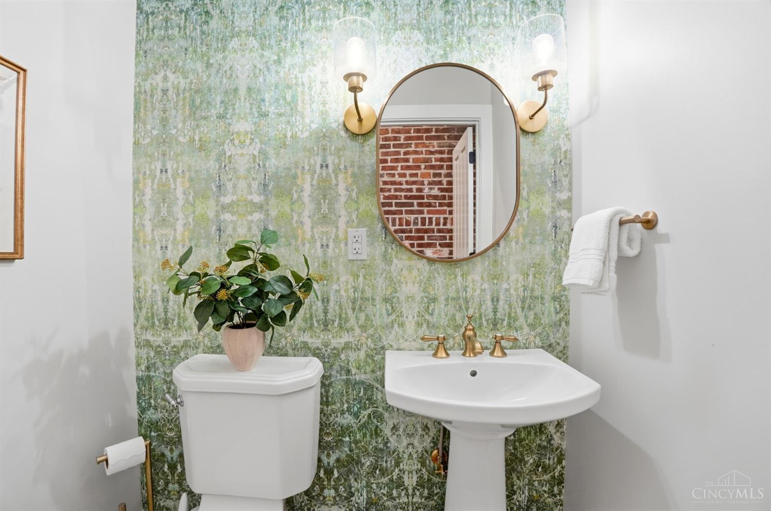 Cincinnati, Ohio, 45202, United States, 3 Bedrooms Bedrooms, ,2 BathroomsBathrooms,Residential,For Sale,2002925