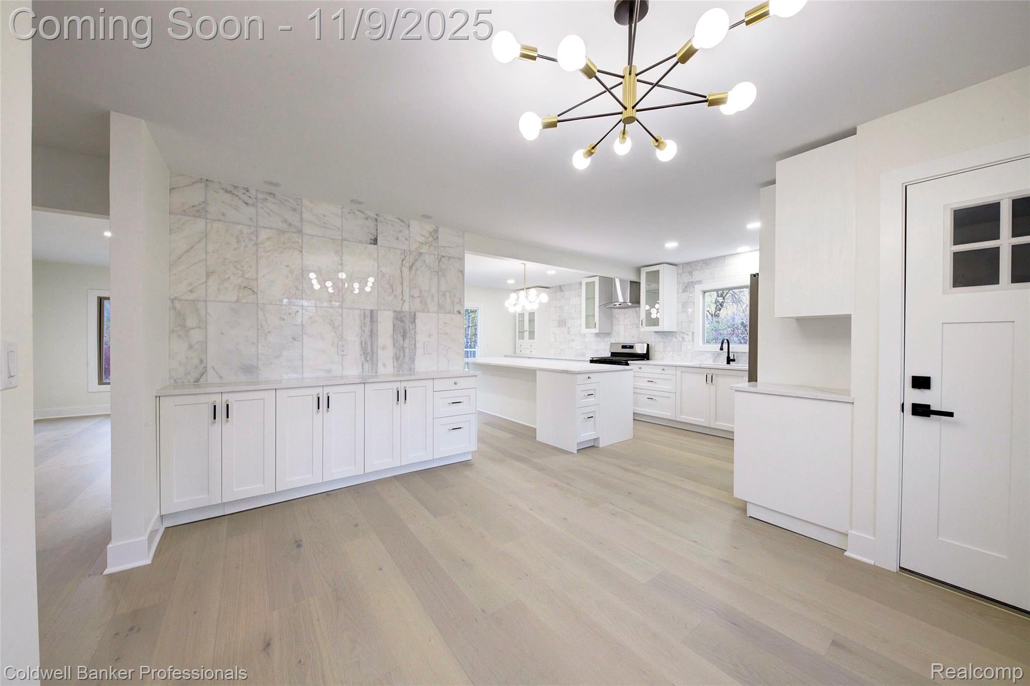 Troy, Michigan, 48085, United States, 4 Bedrooms Bedrooms, ,2 BathroomsBathrooms,Residential,For Sale,1989080