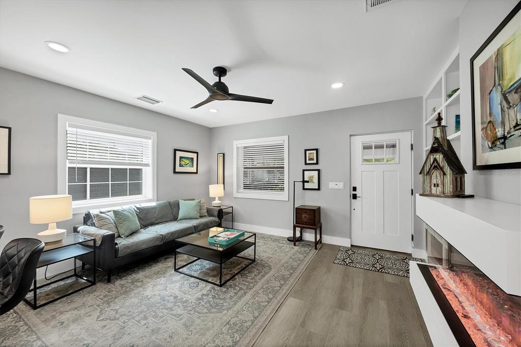 Sarasota, Florida, 34236, United States, 2 Bedrooms Bedrooms, ,2 BathroomsBathrooms,Residential,For Sale,1960747