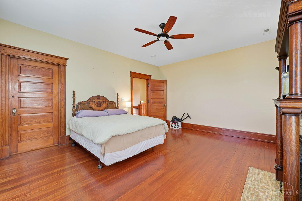 Norwood, Ohio, 45212, United States, 5 Bedrooms Bedrooms, ,5 BathroomsBathrooms,Residential,For Sale,1948609