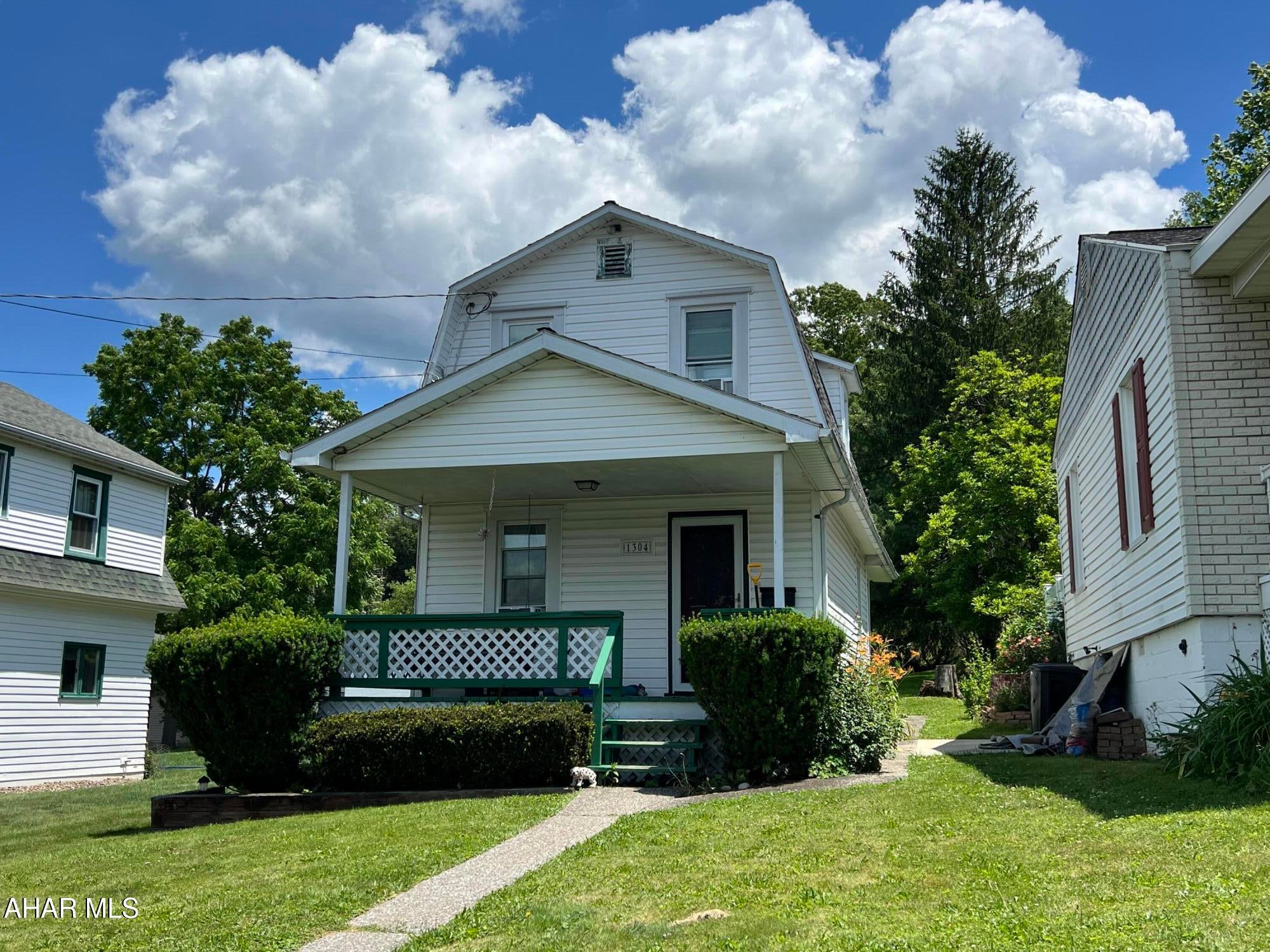 Hamilton Ave, Tyrone, PA 16686