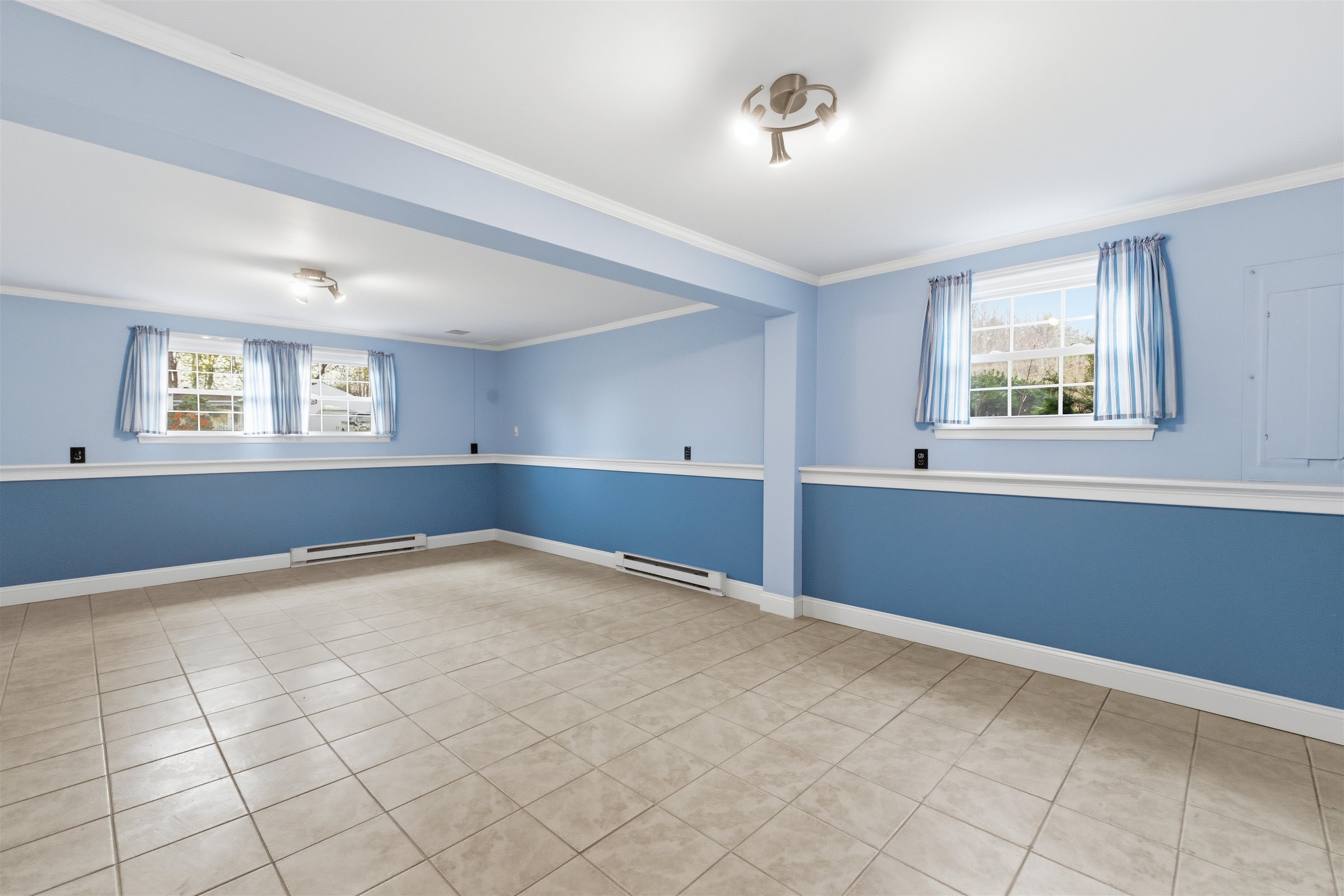 Laconia, New Hampshire, 03246, United States, 3 Bedrooms Bedrooms, ,Residential,For Sale,1991727