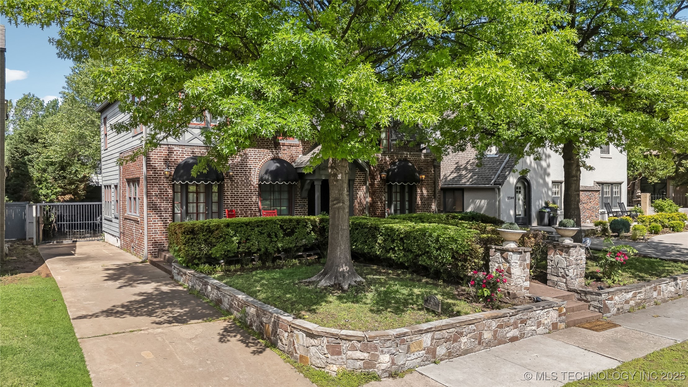 Tulsa, Oklahoma, 74114, United States, 4 Bedrooms Bedrooms, ,4 BathroomsBathrooms,Residential,For Sale,1795496