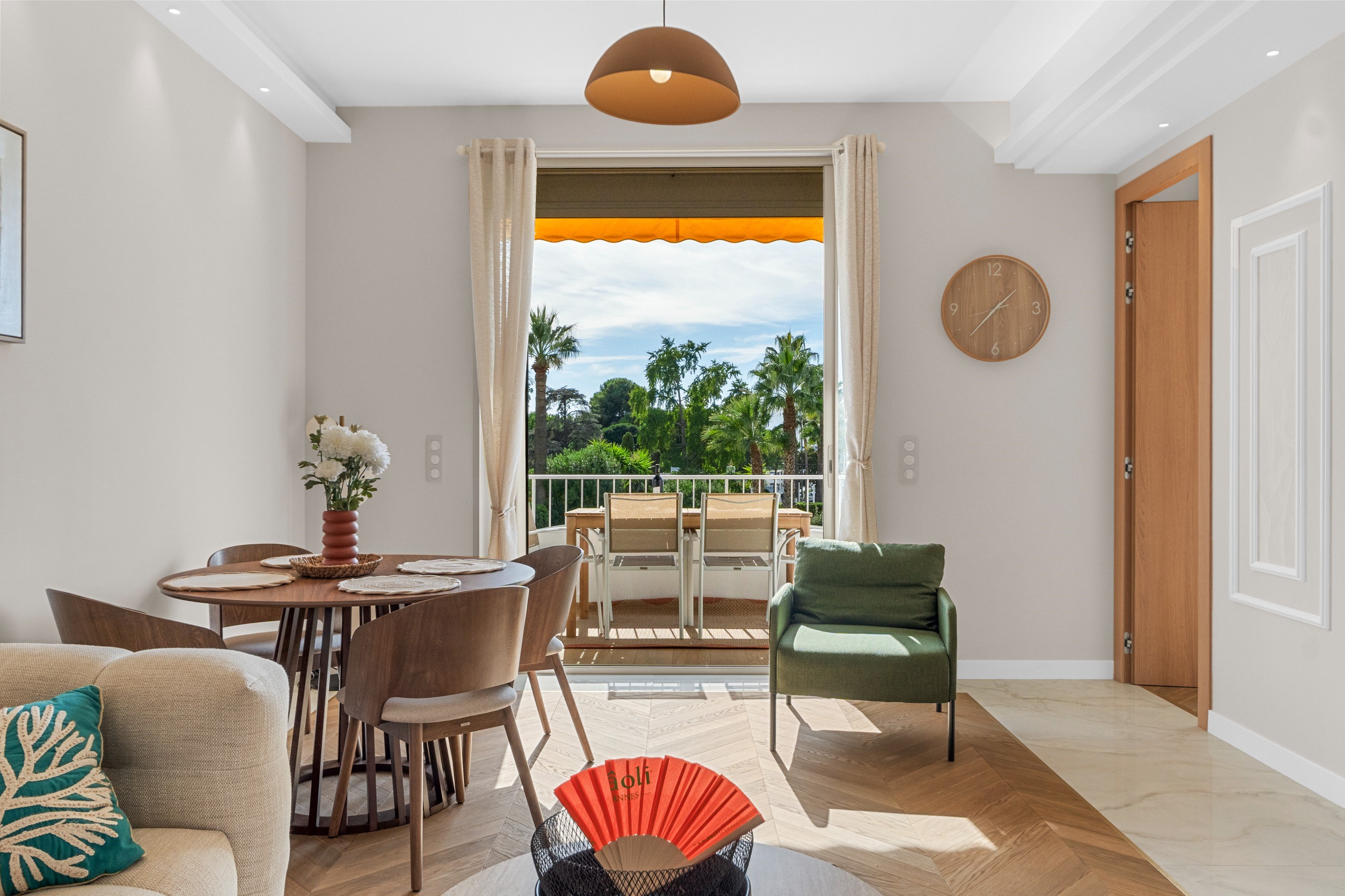  Renovated apartment with terrace and sea glimpse for sale, Cannes Croisette Por… - 物件實景
