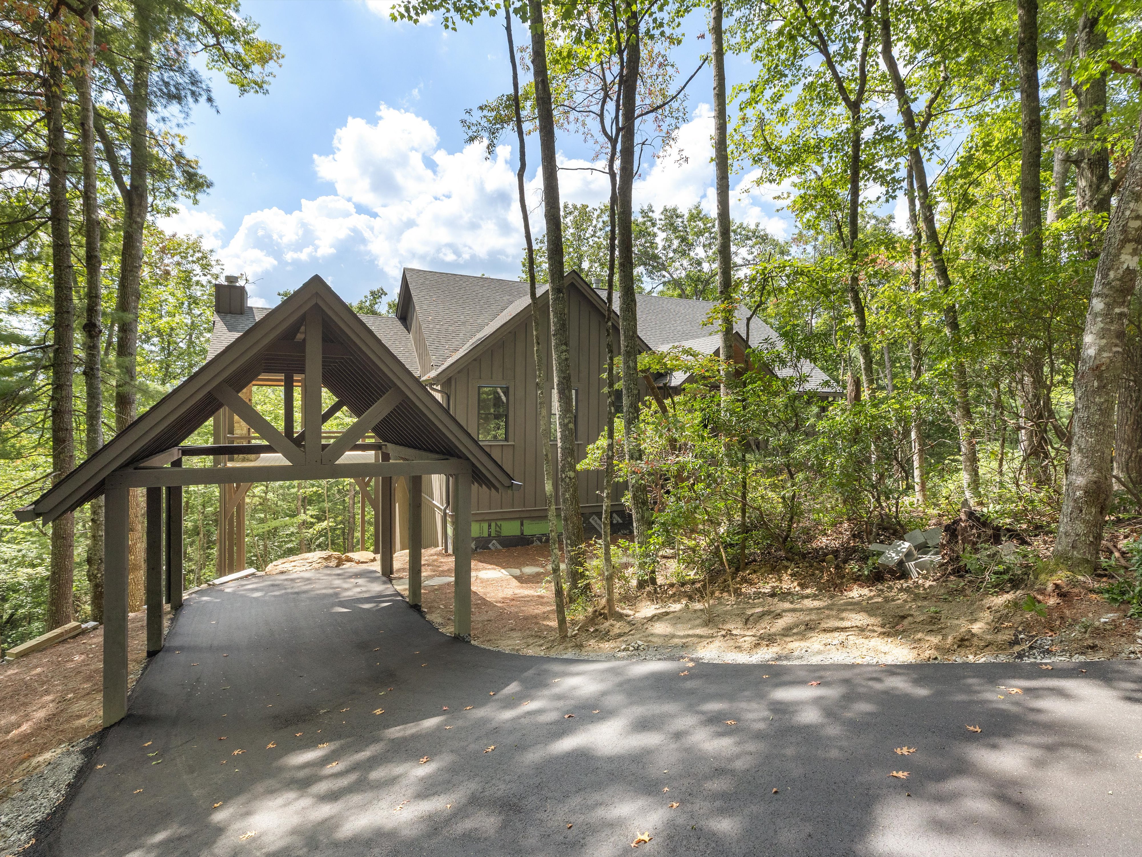 New Construction in Holly Forest - 物件實景