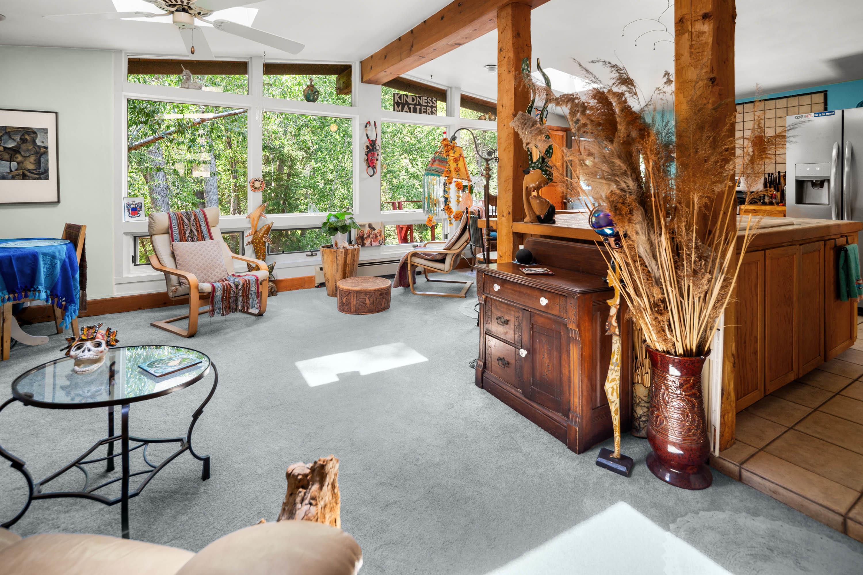 Questa, New Mexico, 87556, United States, 2 Bedrooms Bedrooms, ,3 BathroomsBathrooms,Residential,For Sale,1916841