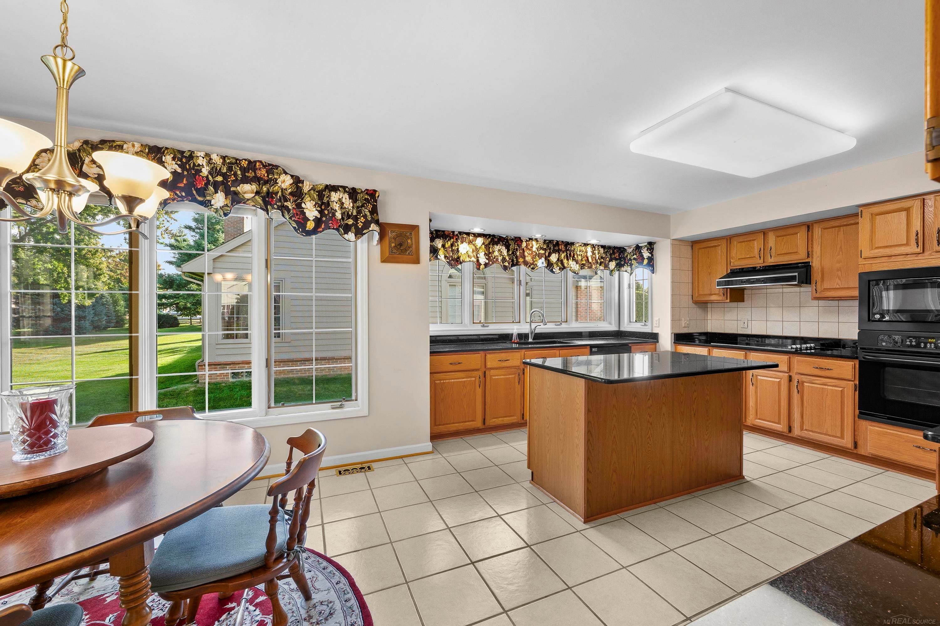 Rochester Hills, Michigan, 48307, United States, 2 Bedrooms Bedrooms, ,4 BathroomsBathrooms,Residential,For Sale,1979749