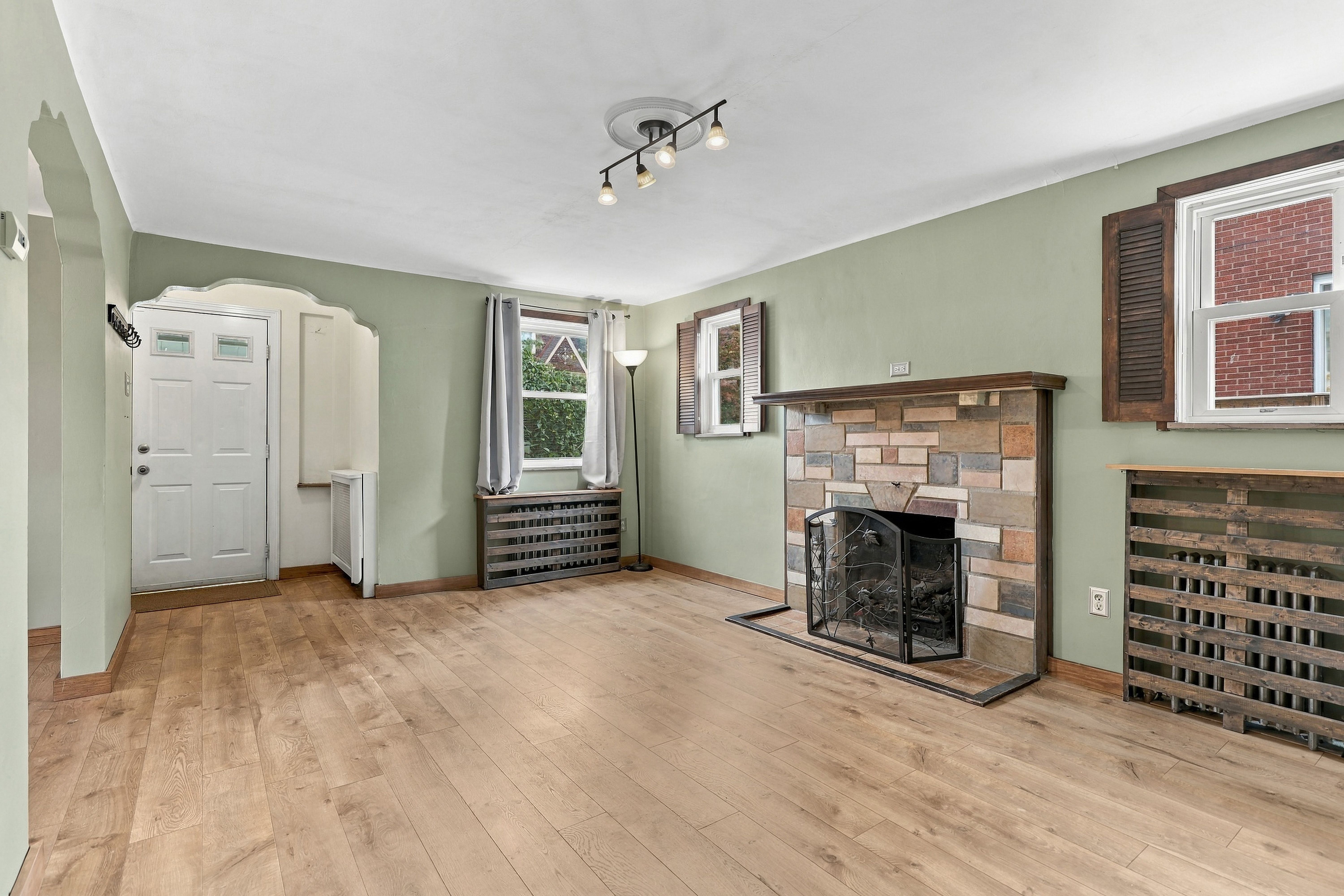  715 Maple Street, West Mifflin, PA 15122 - 物件實景