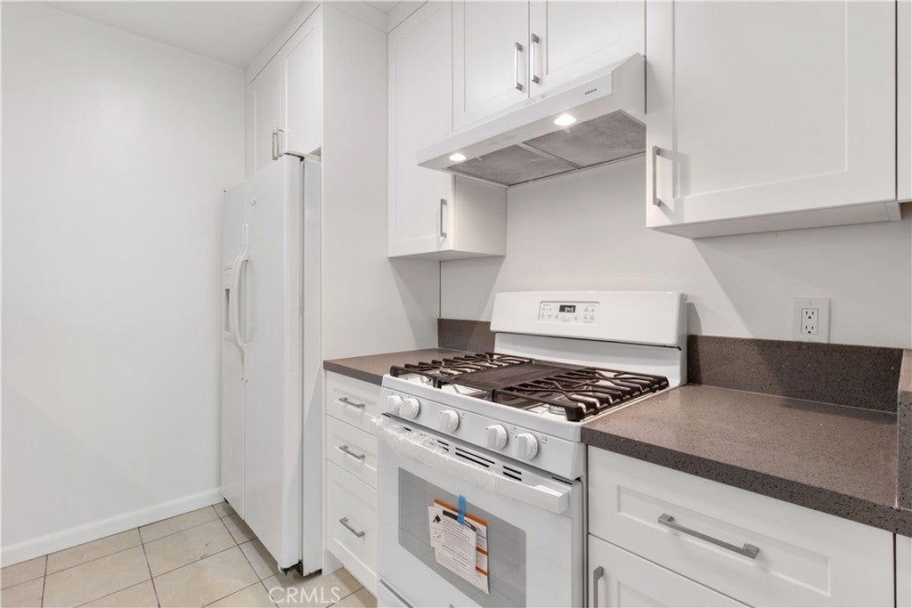 Sherman Oaks, California, 91411, United States, 2 Bedrooms Bedrooms, ,2 BathroomsBathrooms,Residential,For Sale,1847067
