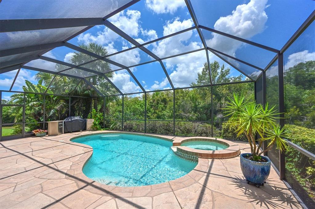 Bradenton, Florida, 34212, United States, 3 Bedrooms Bedrooms, ,2 BathroomsBathrooms,Residential,For Sale,1906883