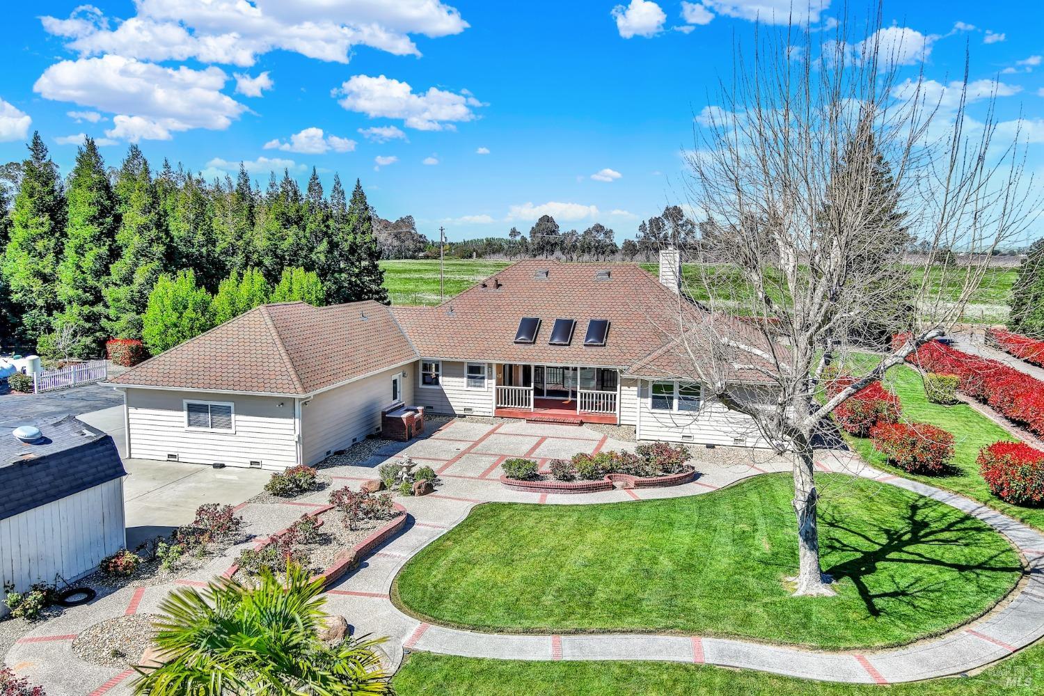 Vacaville, California, 95688, United States, 4 Bedrooms Bedrooms, ,4 BathroomsBathrooms,Residential,For Sale,1991158