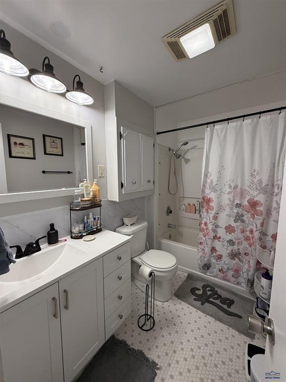 Hot Springs, South Dakota, 57747, United States, 5 Bedrooms Bedrooms, ,3 BathroomsBathrooms,Residential,For Sale,1928045