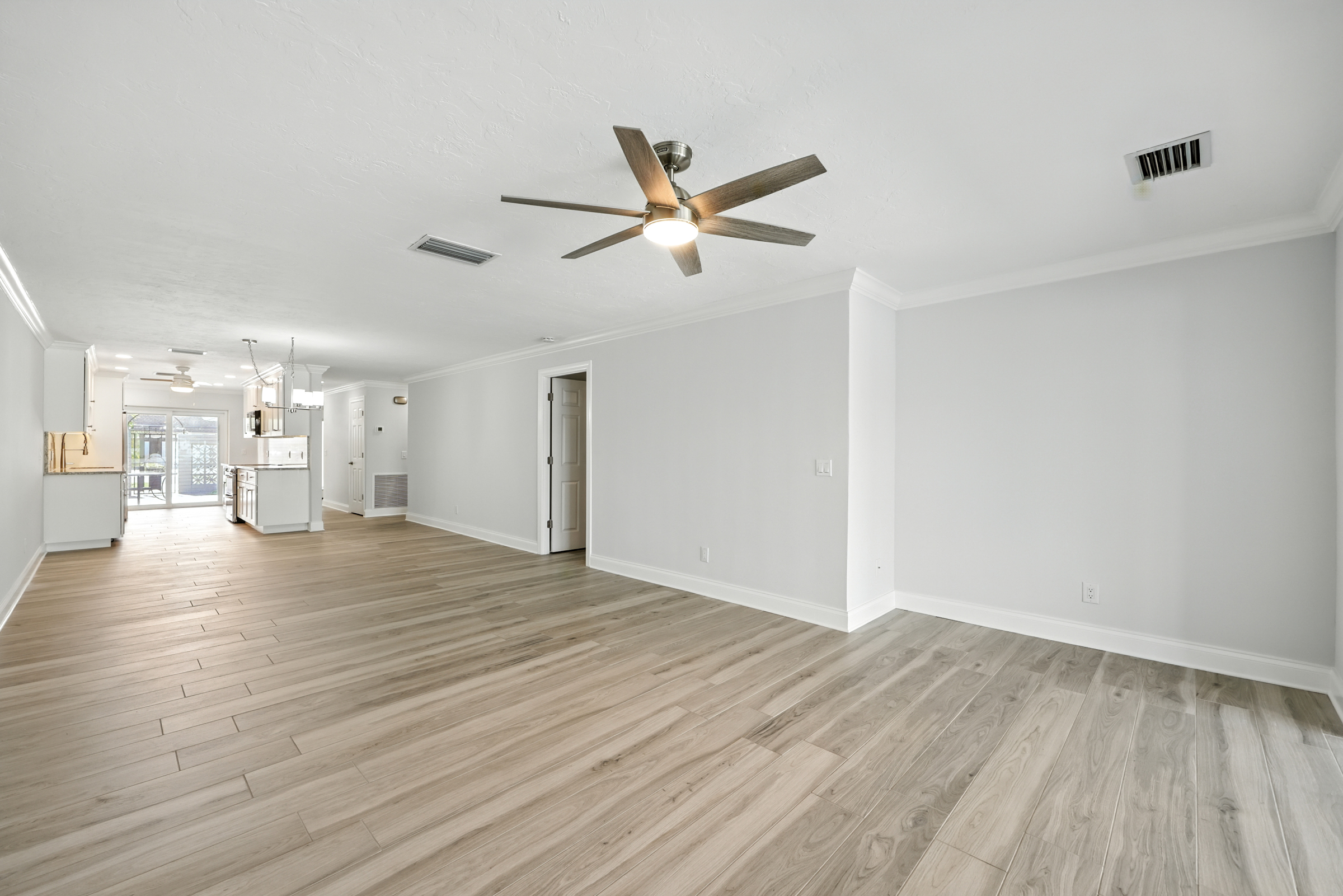 St. Petersburg, Florida, 33708, United States, 2 Bedrooms Bedrooms, ,2 BathroomsBathrooms,Residential,For Sale,1976301