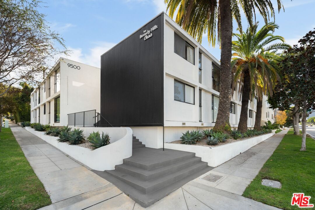 Beverly Hills, California, 90212, United States, 14 Bedrooms Bedrooms, ,Residential,For Sale,1731510