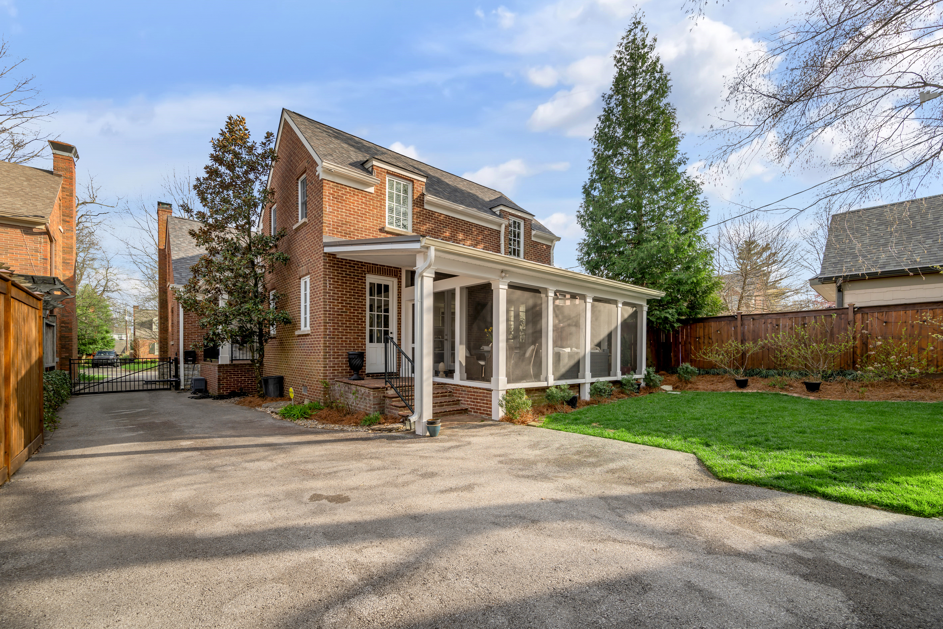  325 Kingsway Drive - 物件實景