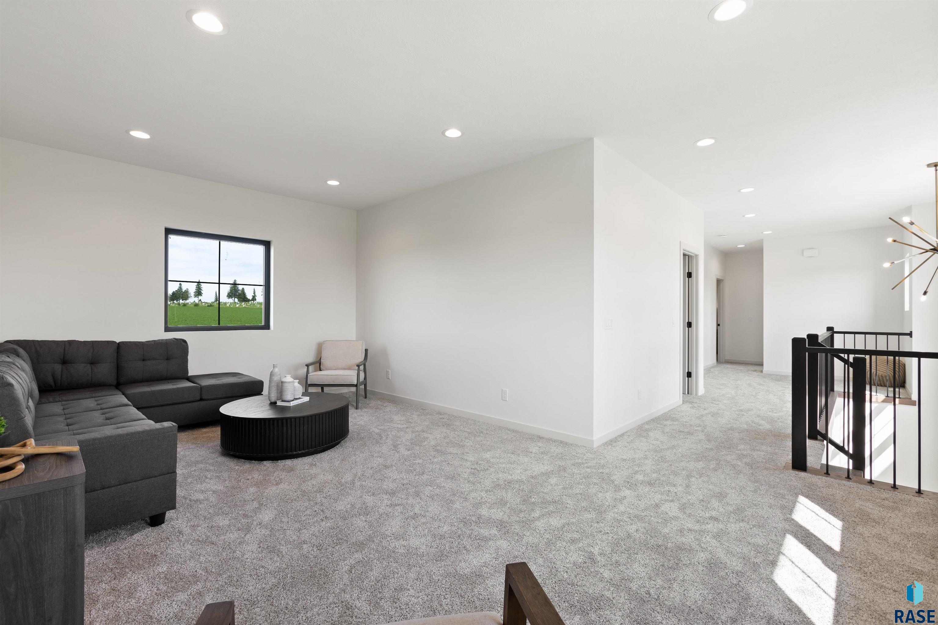 Rock Rapids, Iowa, 51246, United States, 5 Bedrooms Bedrooms, ,3 BathroomsBathrooms,Residential,For Sale,1957836