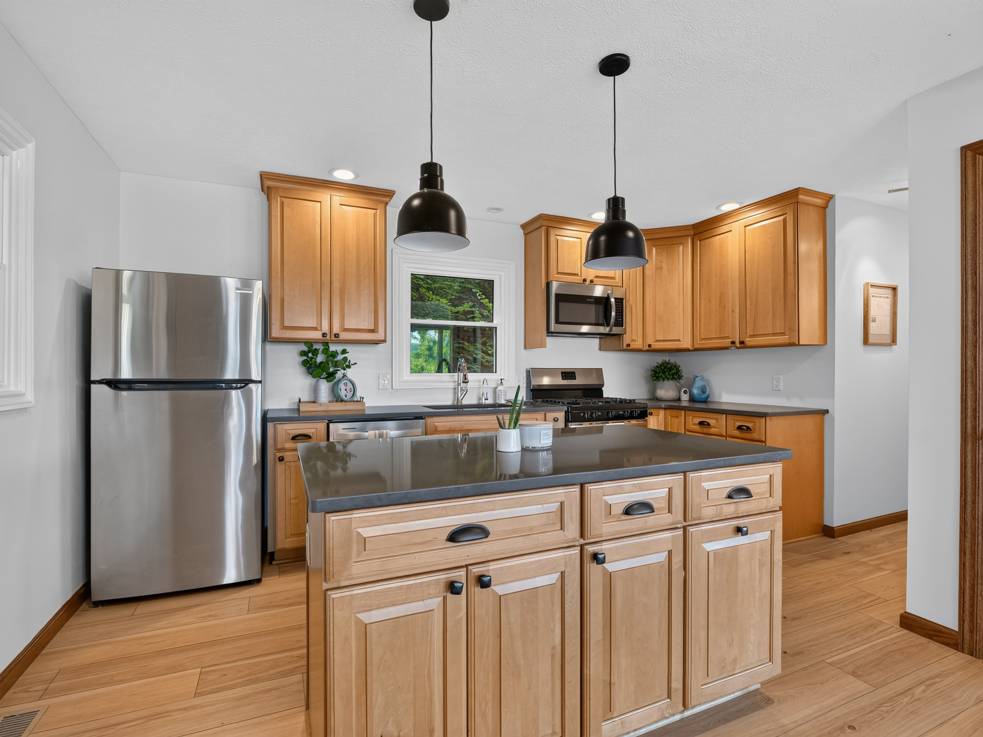  Four Bedroom Webster Lake Home - 物件實景