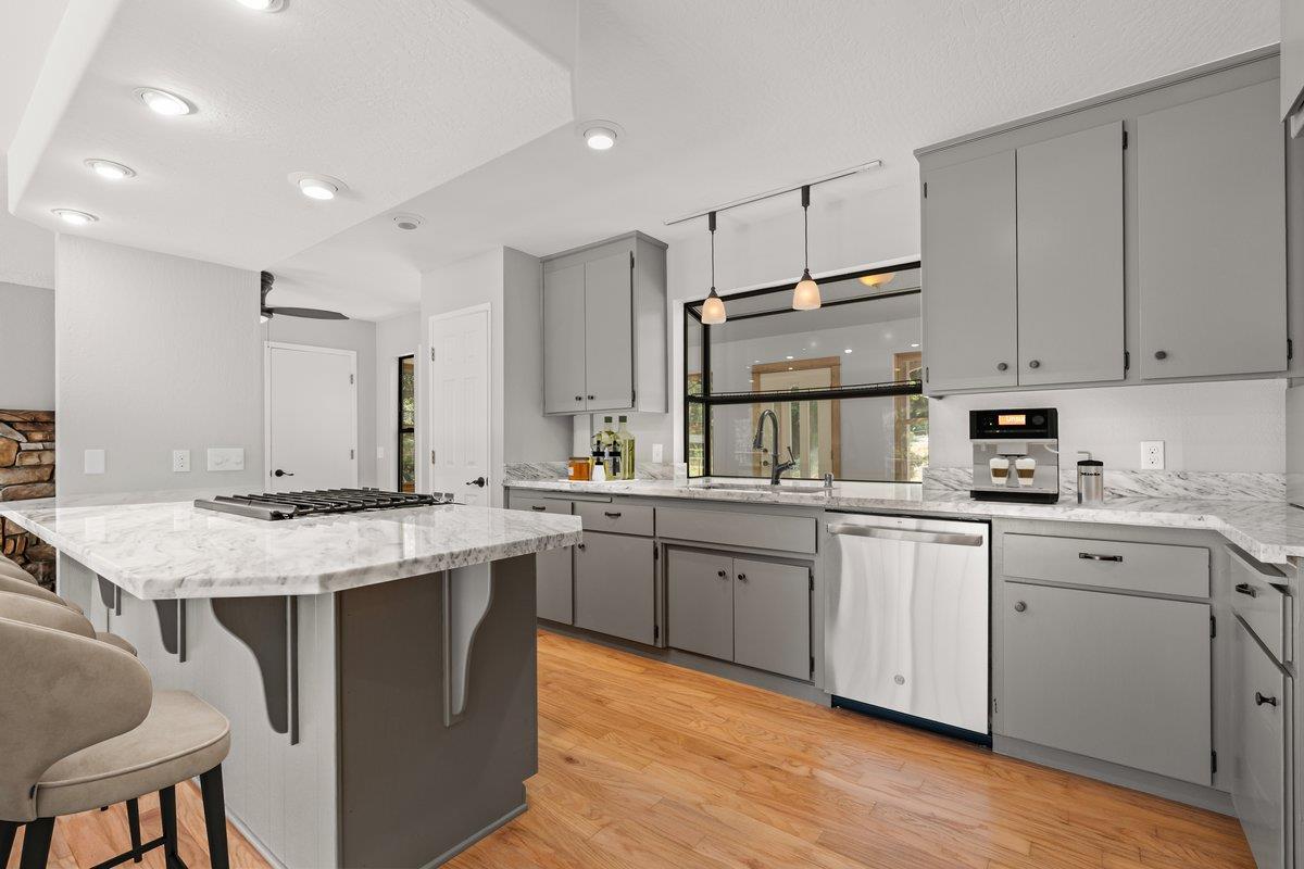 Nevada City, California, 95959, United States, 3 Bedrooms Bedrooms, ,3 BathroomsBathrooms,Residential,For Sale,1916379