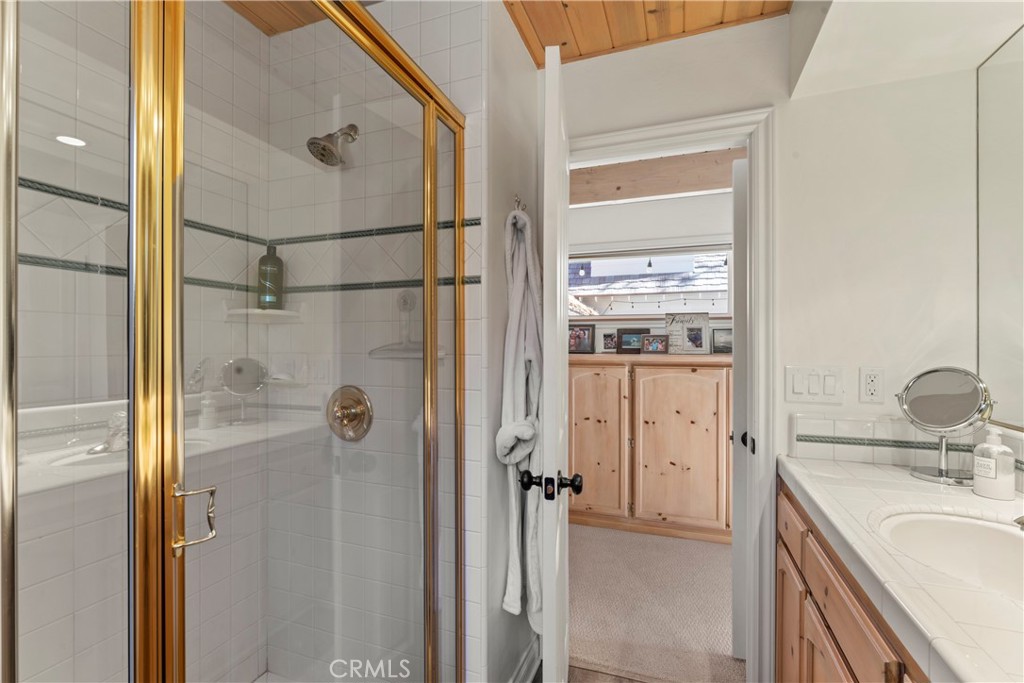 Lake Arrowhead, California, 92352, United States, 4 Bedrooms Bedrooms, ,2 BathroomsBathrooms,Residential,For Sale,2003409