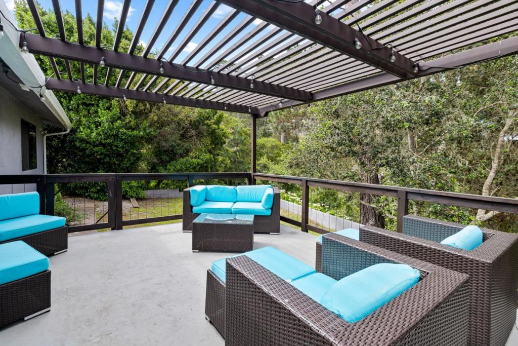 Monterey, California, 93940, United States, 3 Bedrooms Bedrooms, ,2 BathroomsBathrooms,Residential,For Sale,1975715