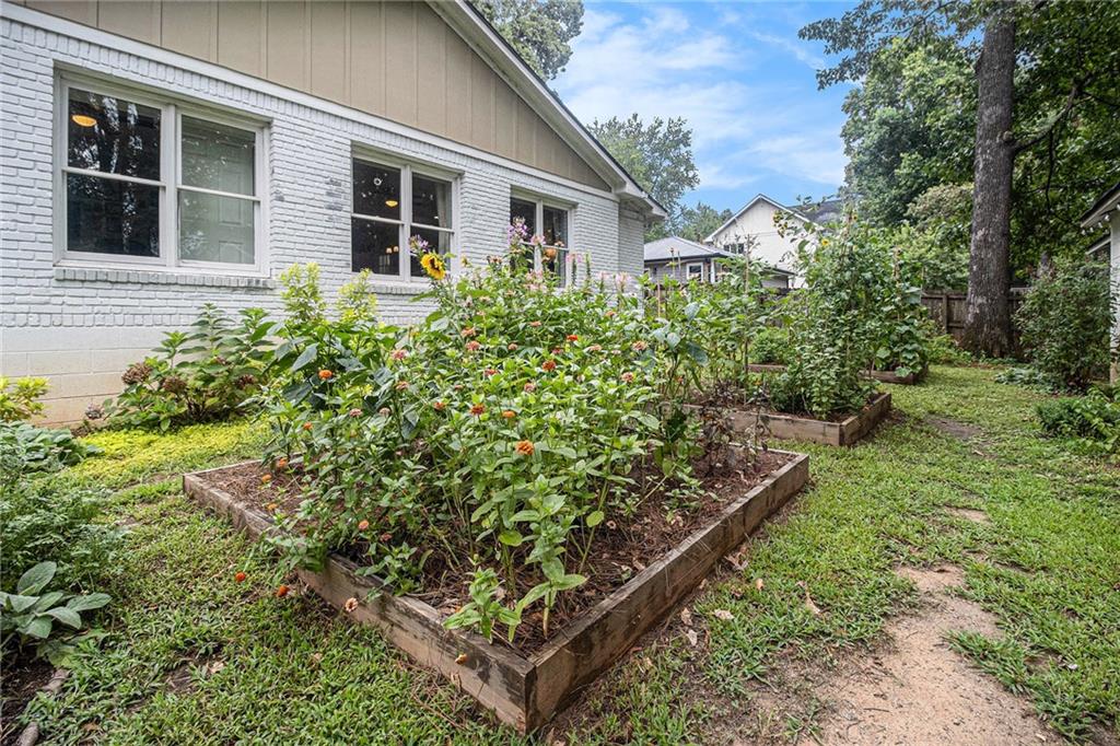 Decatur, Georgia, 30030, United States, 4 Bedrooms Bedrooms, ,3 BathroomsBathrooms,Residential,For Sale,1901323