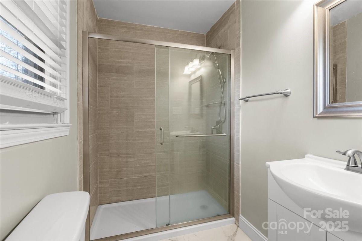 Belmont, North Carolina, 28012, United States, 3 Bedrooms Bedrooms, ,3 BathroomsBathrooms,Residential,For Sale,1913522