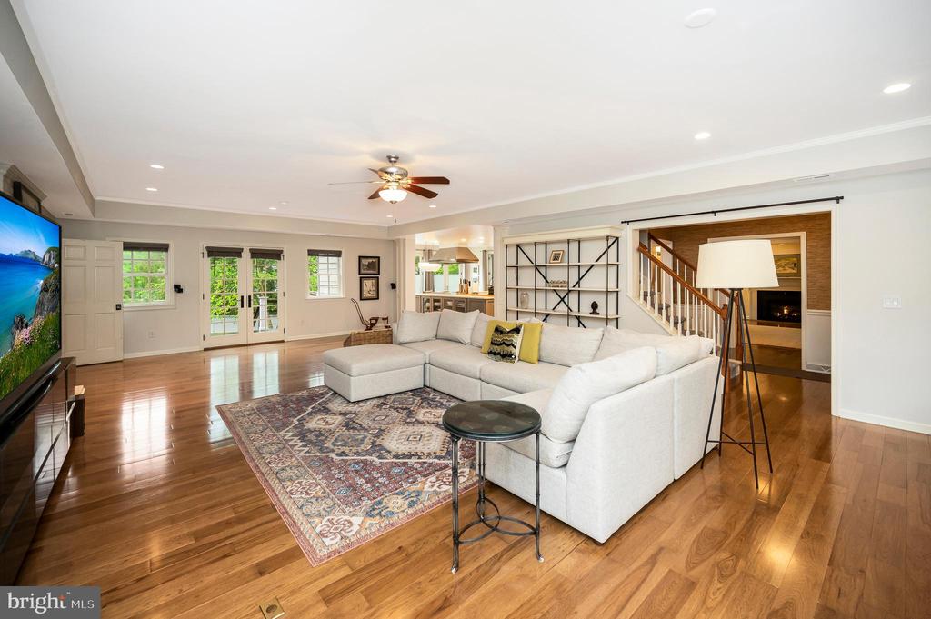 Fredericksburg, Virginia, 22405, United States, 5 Bedrooms Bedrooms, ,5 BathroomsBathrooms,Residential,For Sale,1825163