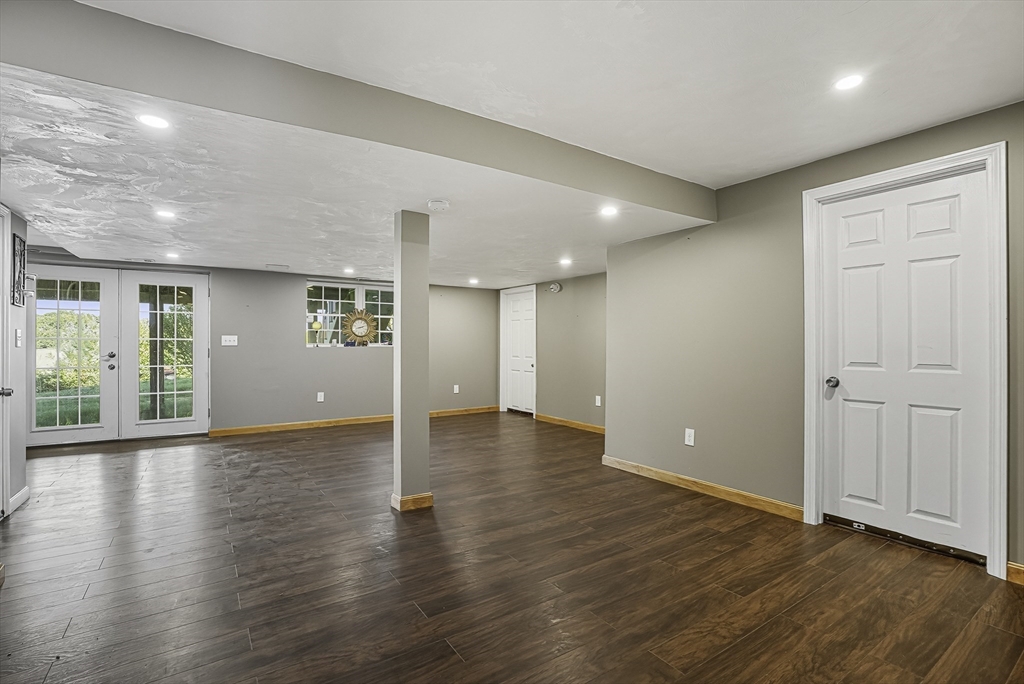 Worcester, Massachusetts, 01606, United States, 4 Bedrooms Bedrooms, ,3 BathroomsBathrooms,Residential,For Sale,2012062