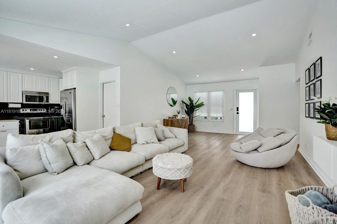 Boca Raton, Florida, 33496, United States, 3 Bedrooms Bedrooms, ,2 BathroomsBathrooms,Residential,For Sale,1850264