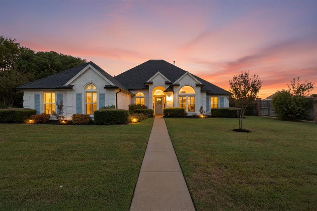 Waxahachie, Texas, 75165, United States, 3 Bedrooms Bedrooms, ,3 BathroomsBathrooms,Residential,For Sale,1987029