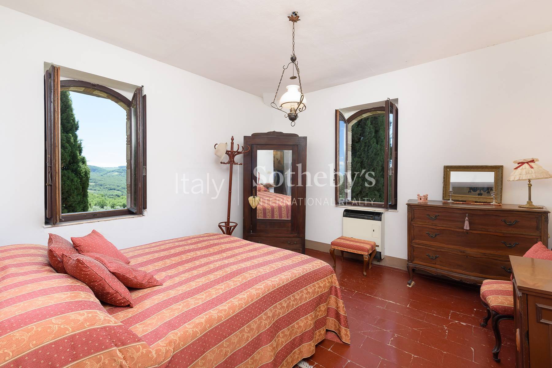  13th-Century Watchtower with Breathtaking Views over Todi - 物件實景