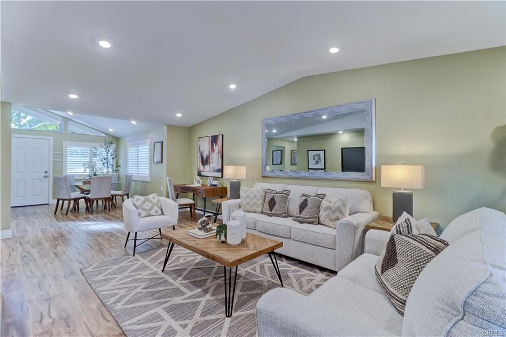 Laguna Woods, California, CA, United States, 2 Bedrooms Bedrooms, ,Residential,For Sale,2006488