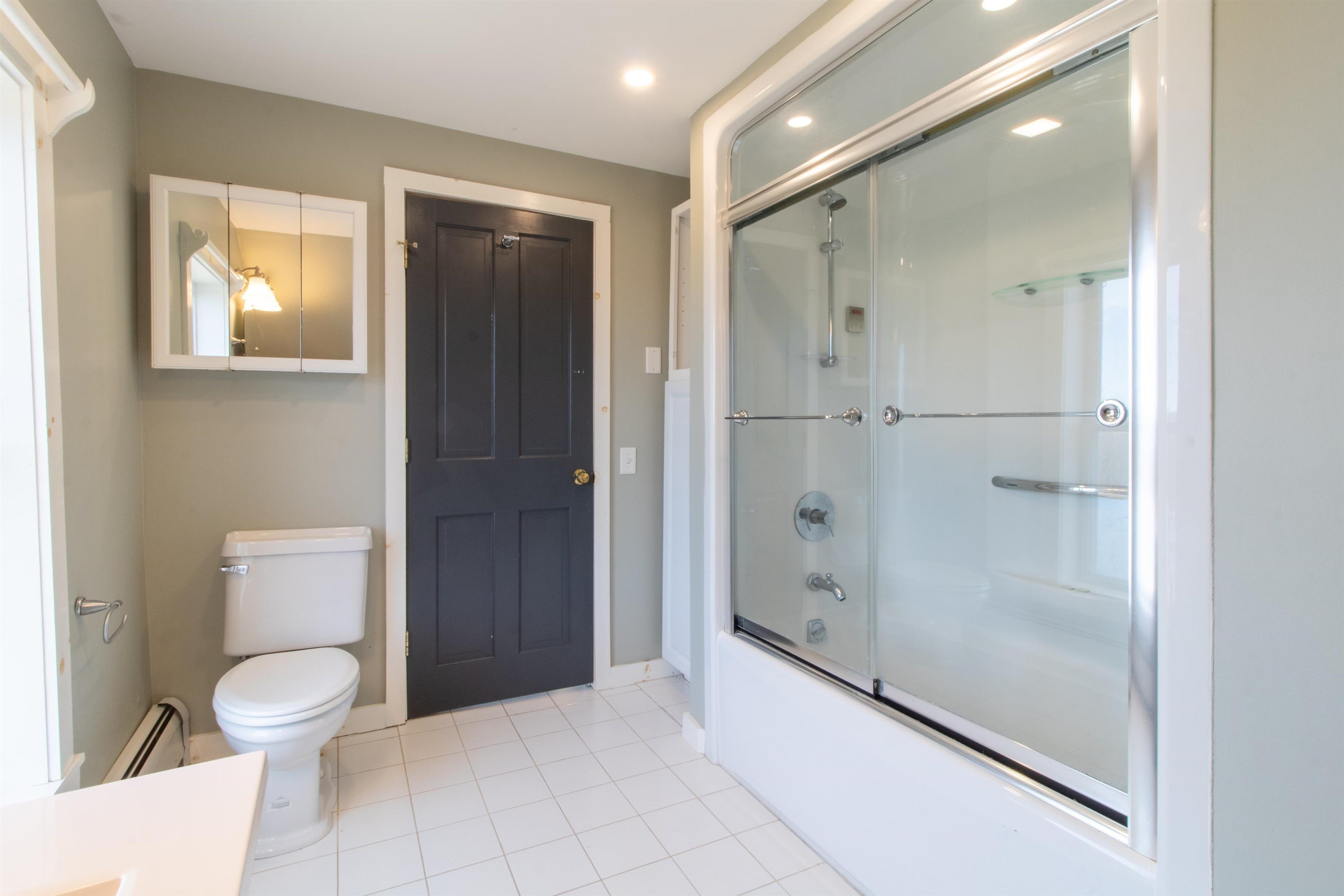 Charleston, Vermont, 05872, United States, 3 Bedrooms Bedrooms, ,2 BathroomsBathrooms,Residential,For Sale,1998791