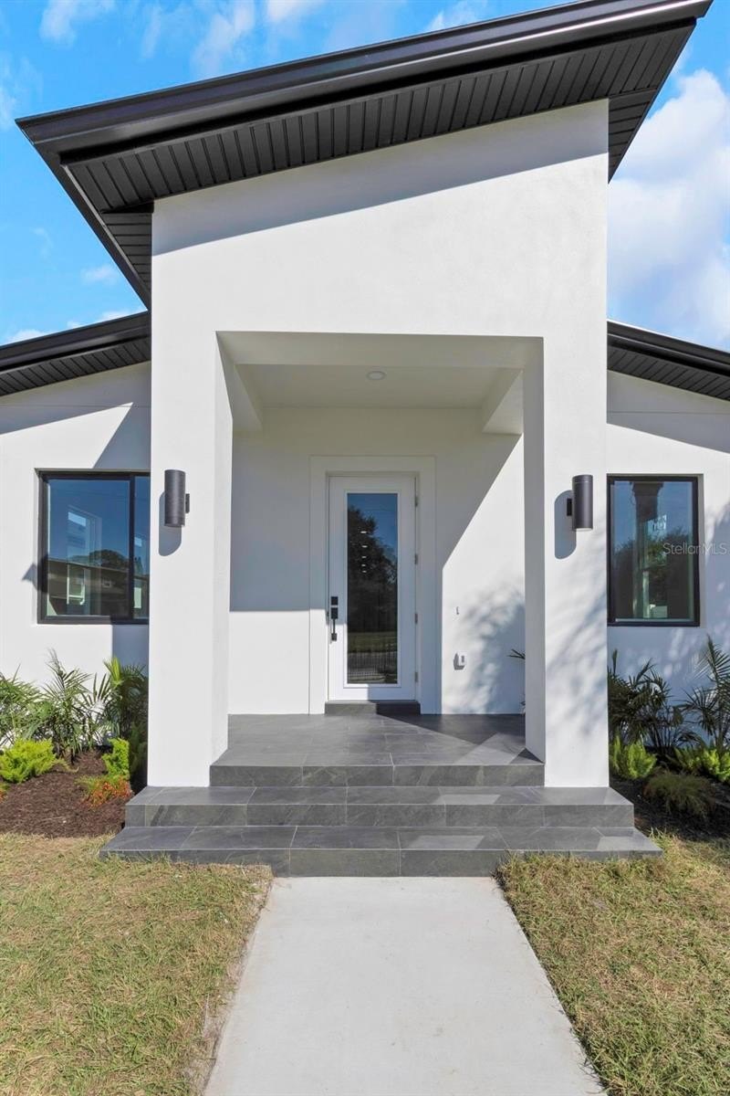 ST PETERSBURG, Florida, 33705, United States, 3 Bedrooms Bedrooms, ,2 BathroomsBathrooms,Residential,For Sale,1989946