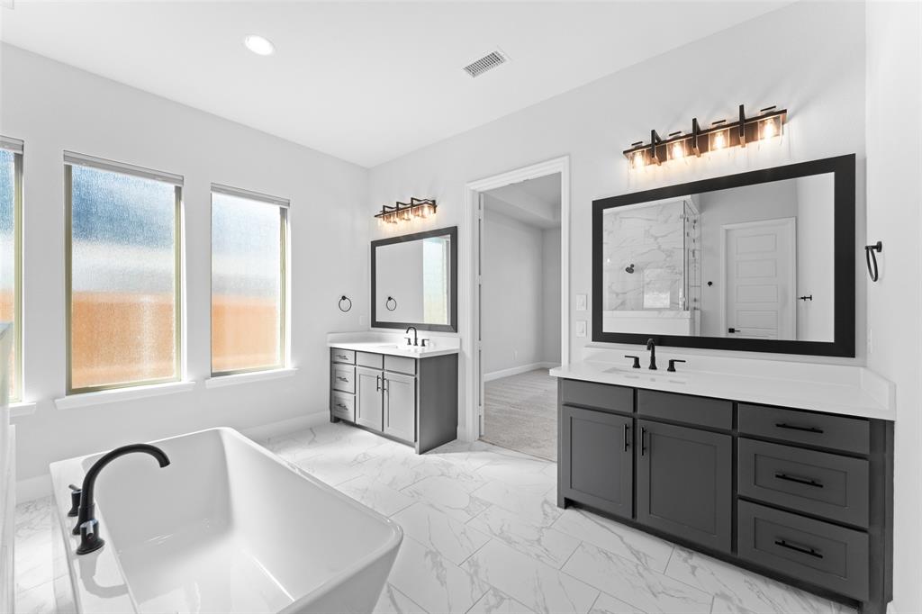 Midlothian, Texas, 76065, United States, 4 Bedrooms Bedrooms, ,5 BathroomsBathrooms,Residential,For Sale,2048085