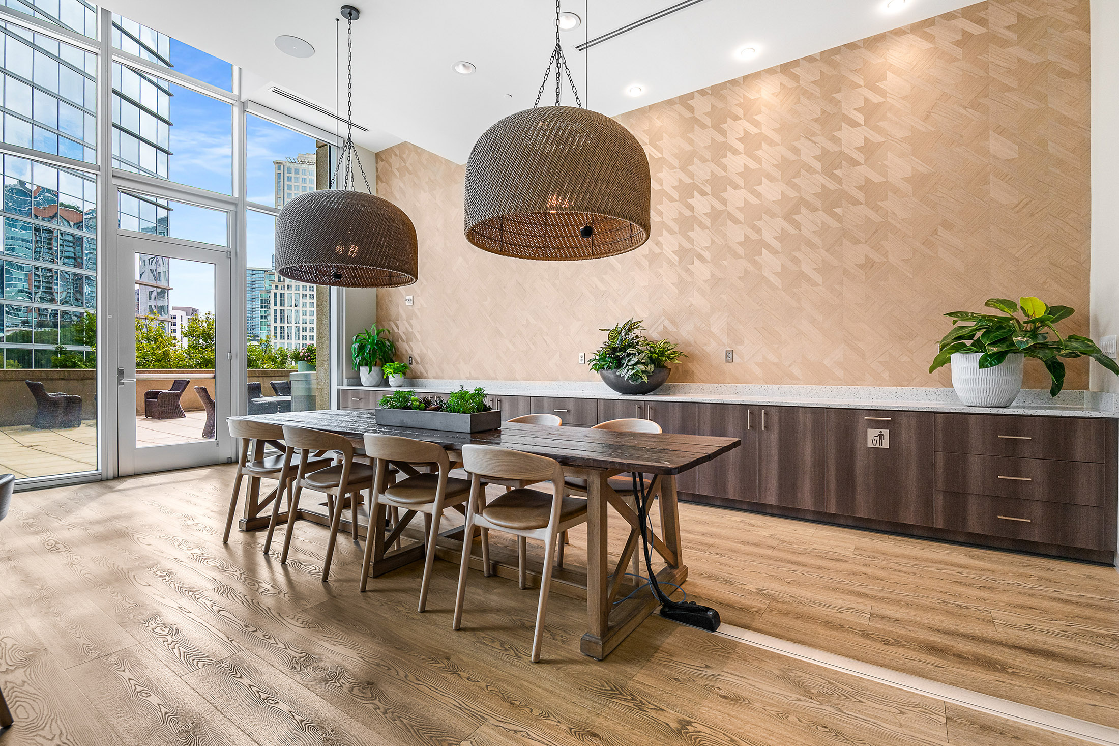  Stunning Southwest Views from Corner Residence at 1010 Midtown - 物件實景