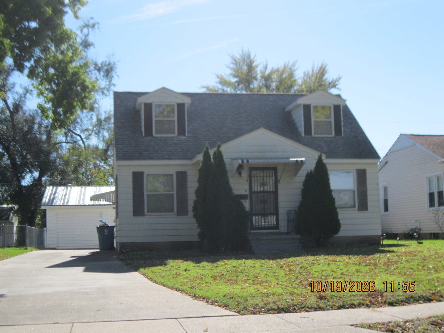 9th St, Camanche, IA 52730