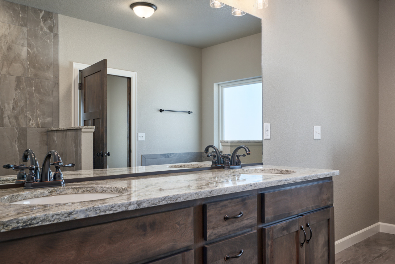 Cheyenne, Wyoming, 82009, United States, 3 Bedrooms Bedrooms, ,2 BathroomsBathrooms,Residential,For Sale,1982343