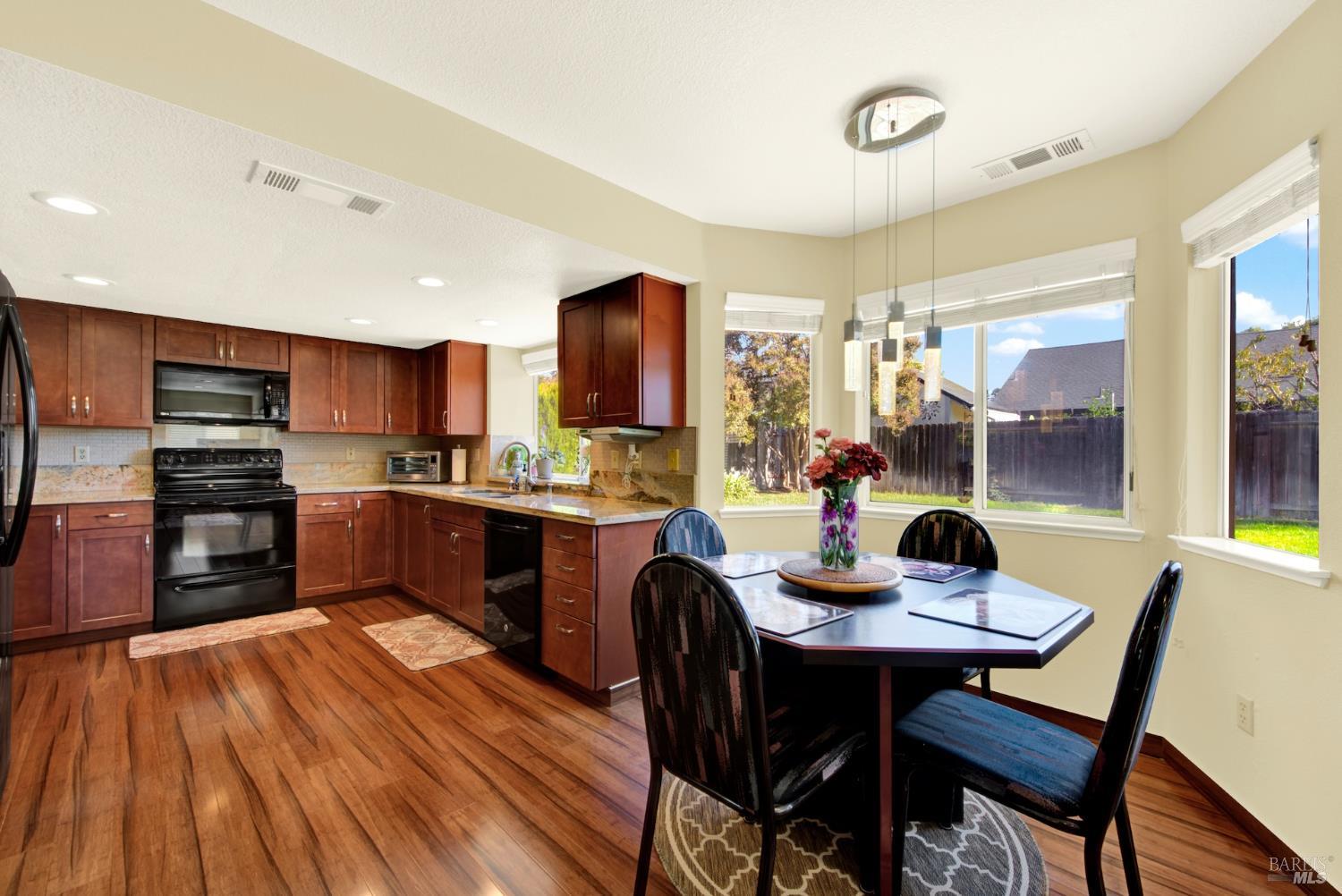 Dixon, California, 95620, United States, 4 Bedrooms Bedrooms, ,3 BathroomsBathrooms,Residential,For Sale,1987907