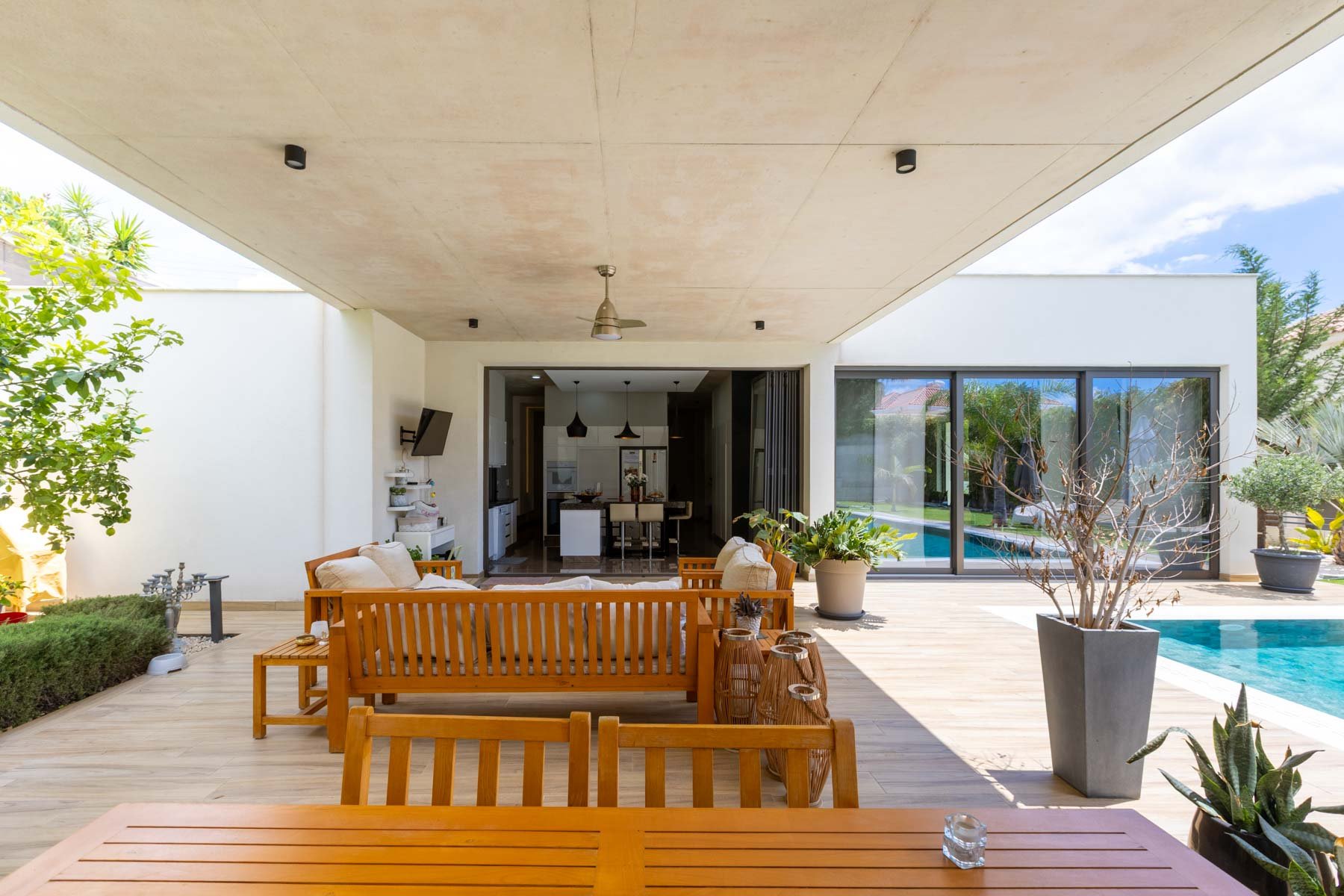 Contemporary 4-Bedroom Villa with Private Pool in Agios Athanasios, Limassol - 物件實景