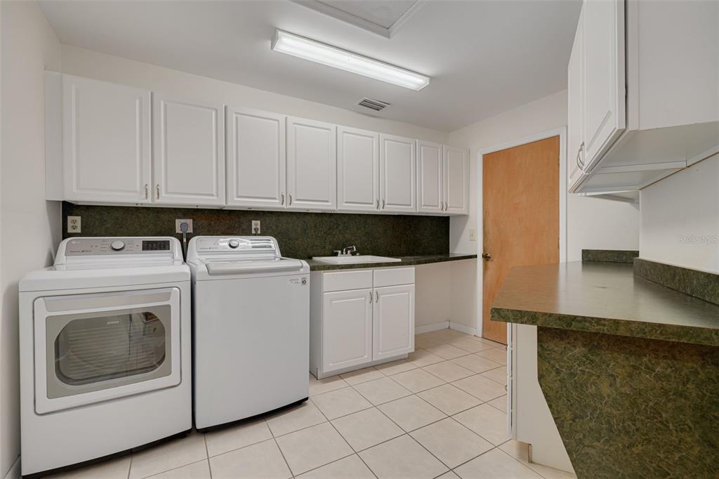Tampa, Florida, 33626, United States, 5 Bedrooms Bedrooms, ,3 BathroomsBathrooms,Residential,For Sale,1941740