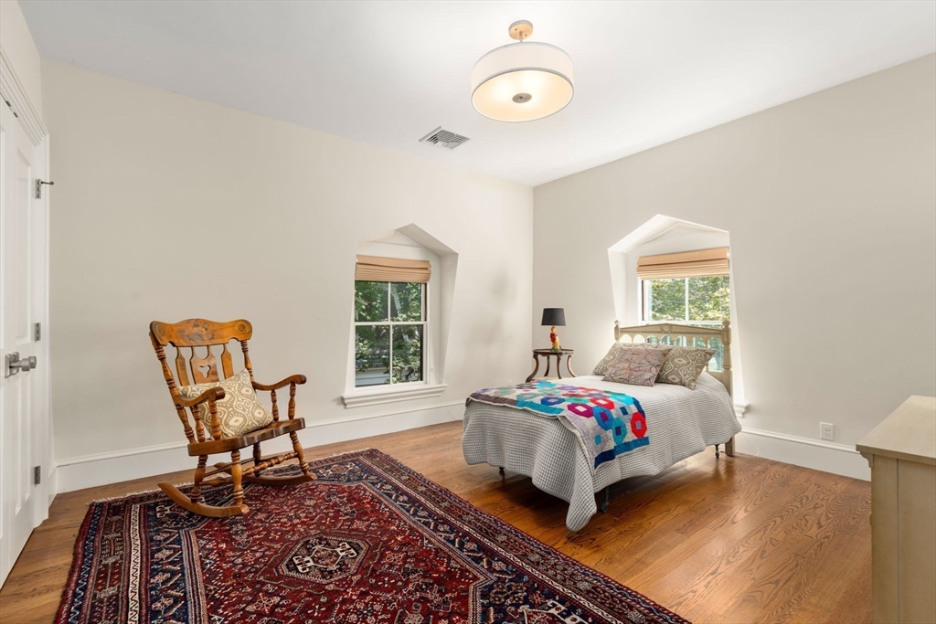 Cambridge, Massachusetts, 02140, United States, 4 Bedrooms Bedrooms, ,4 BathroomsBathrooms,Residential,For Sale,1947050