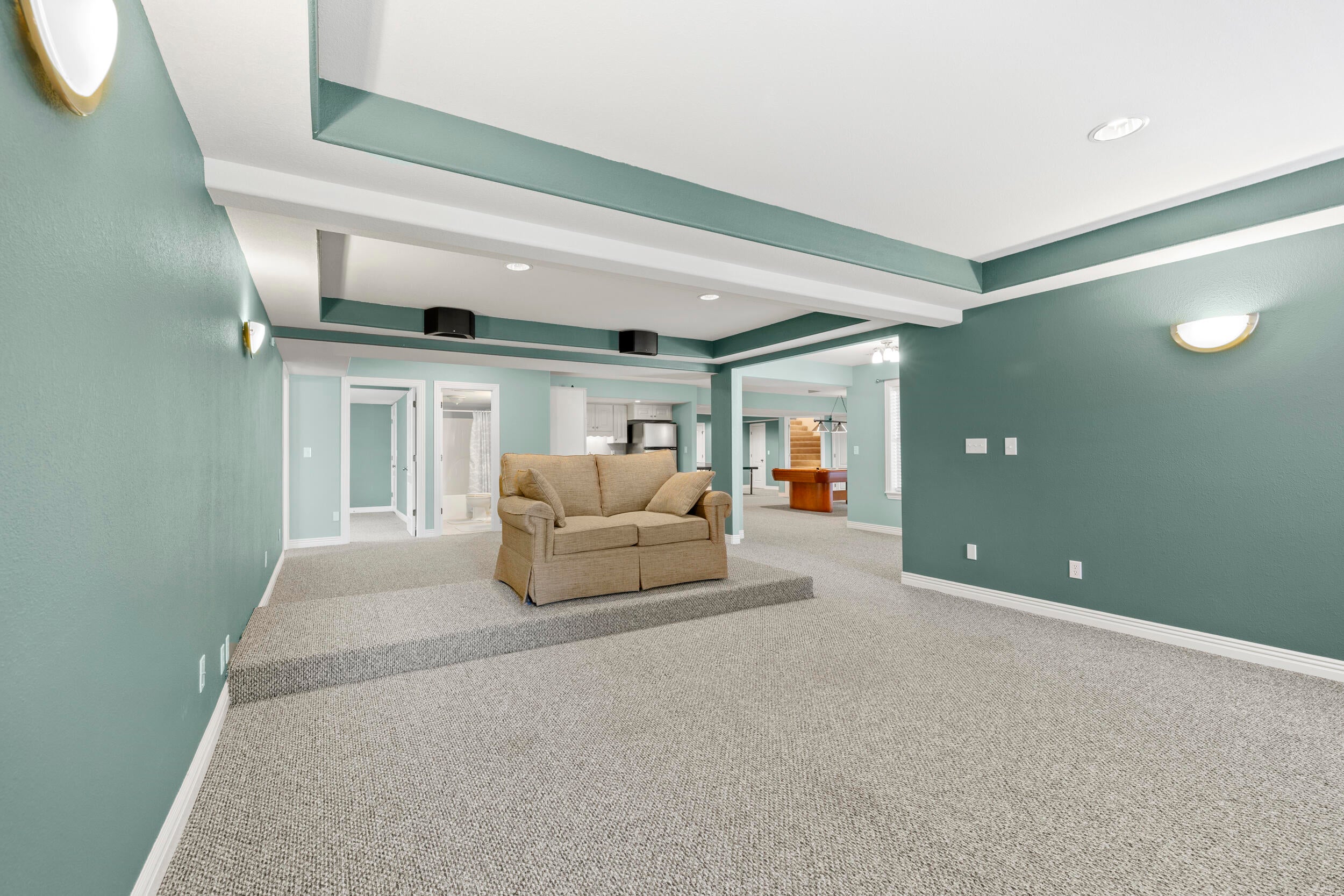 Kimberling City, Missouri, 65686, United States, 5 Bedrooms Bedrooms, ,4 BathroomsBathrooms,Residential,For Sale,1883483