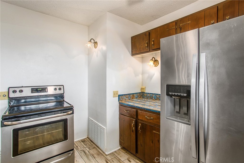 Lake Elsinore, California, 92530, United States, 3 Bedrooms Bedrooms, ,1 BathroomBathrooms,Residential,For Sale,1943552